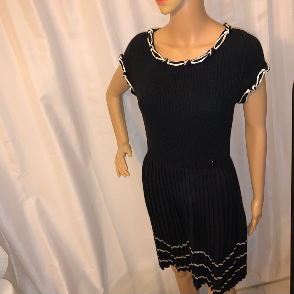 CHANEL 07A size 40 black knit WOOL dress with white soutasche ribbon trim